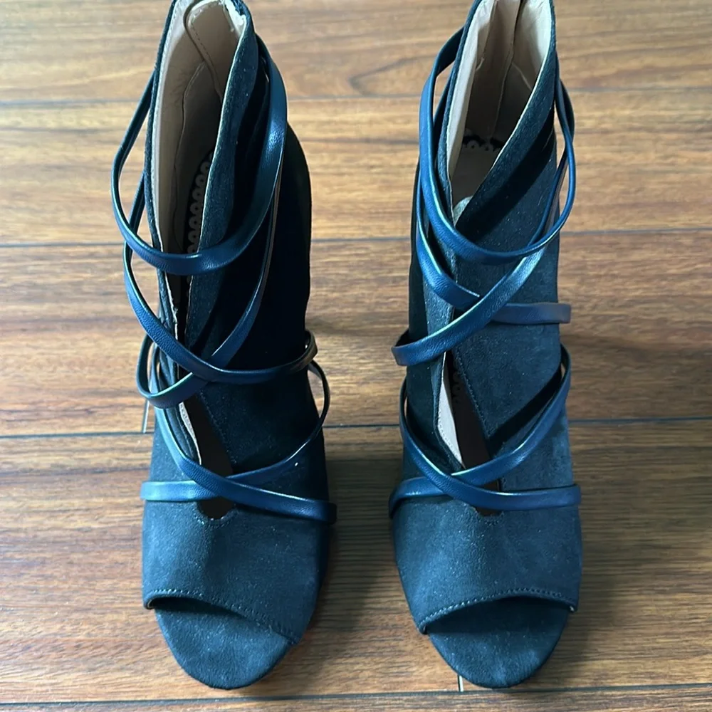 👠👠High Heeled Peep Toe Booties👠👠